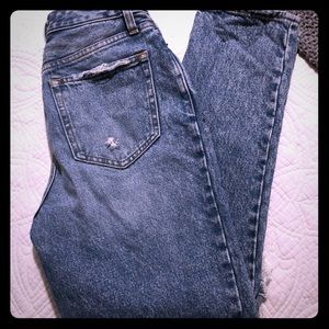 Abercrombie and Fitch distressed mom jean size 25